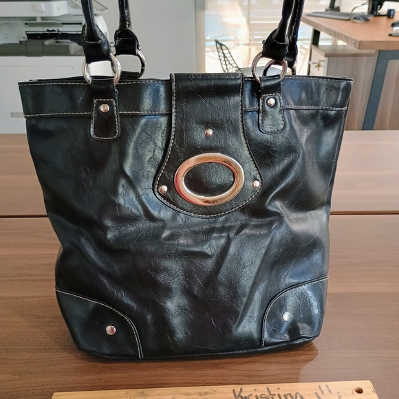 Elegant Black Vegan Leather Tote Bag - Picture 1 of 8